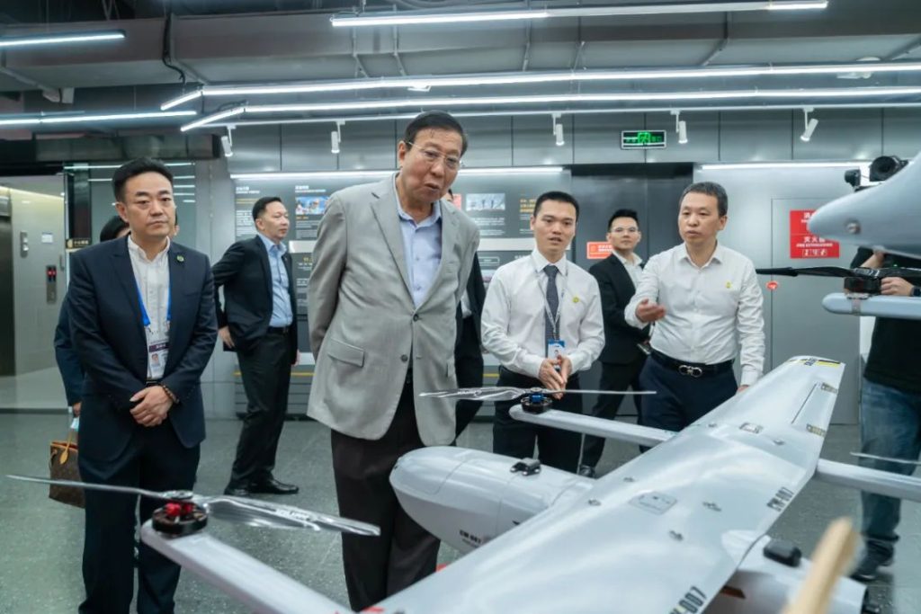 Pornpetch Wichitcholchai and his team visited JOAUV